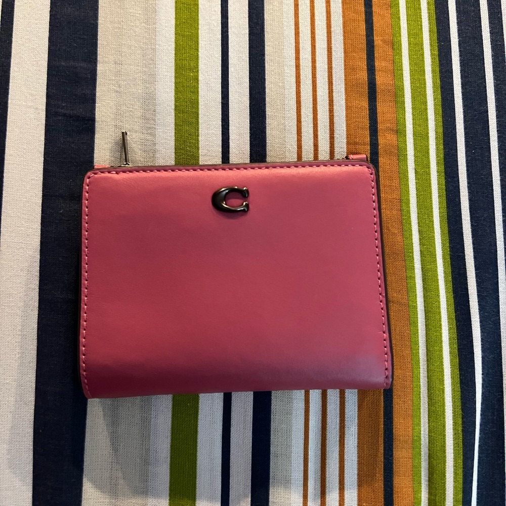 Like new - used once bi fold Coach wallet